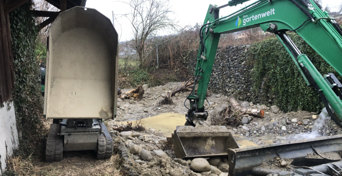 Bauarbeiten für die Umwandlung der Fischzuchtbecken in flachufrige Weiher.